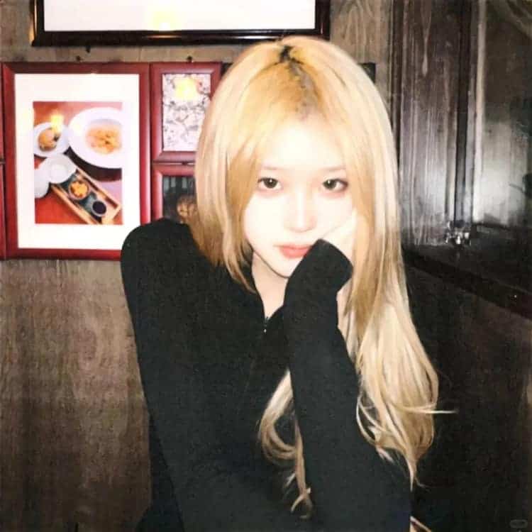 漂亮有气质感性成熟女生头像_9