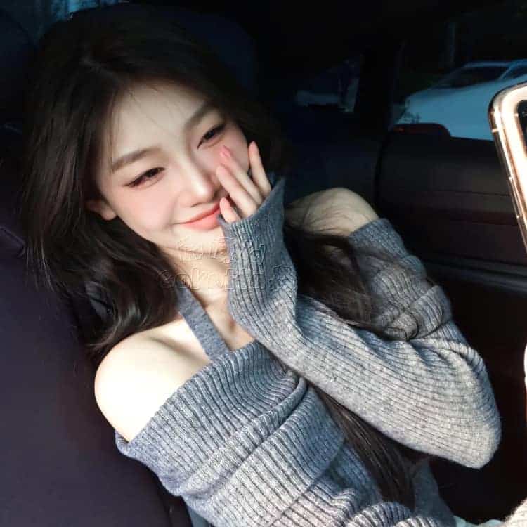 漂亮有气质感性成熟女生头像_31