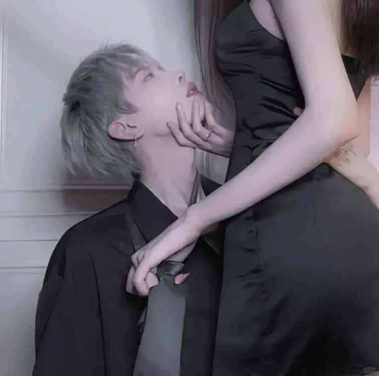 又撩又欲的禁欲系真人情侣头像_31