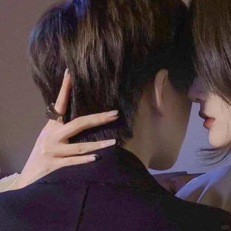 又撩又欲的禁欲系真人情侣头像_23