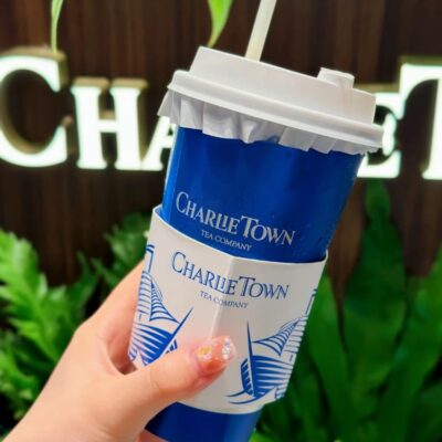 适合发朋友圈的高端CharlieTown奶茶图片
