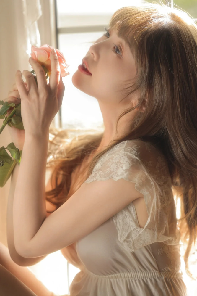 纯欲风少女气质Model白色蕾丝连衣裙图片_5
