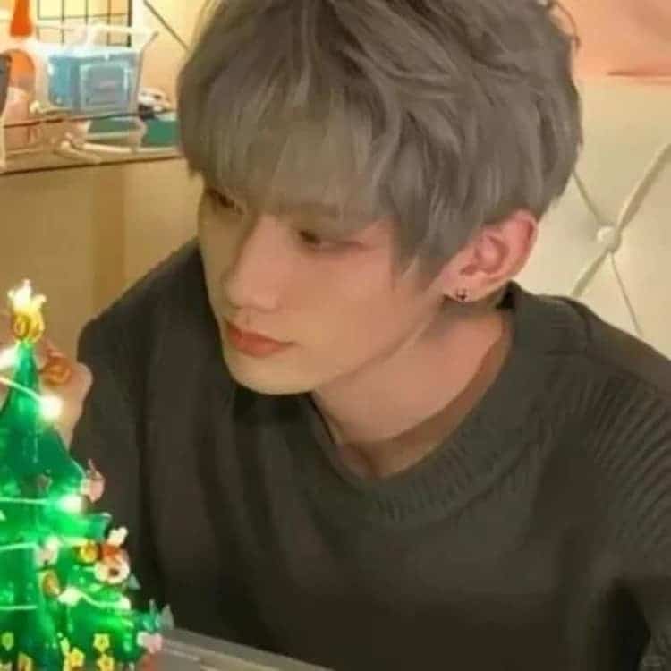 隐蔽低调不易被发现的真人男女情头_14