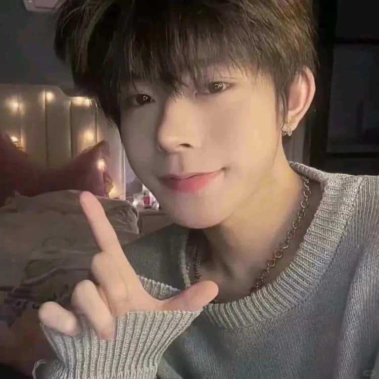 隐蔽低调不易被发现的真人男女情头_3
