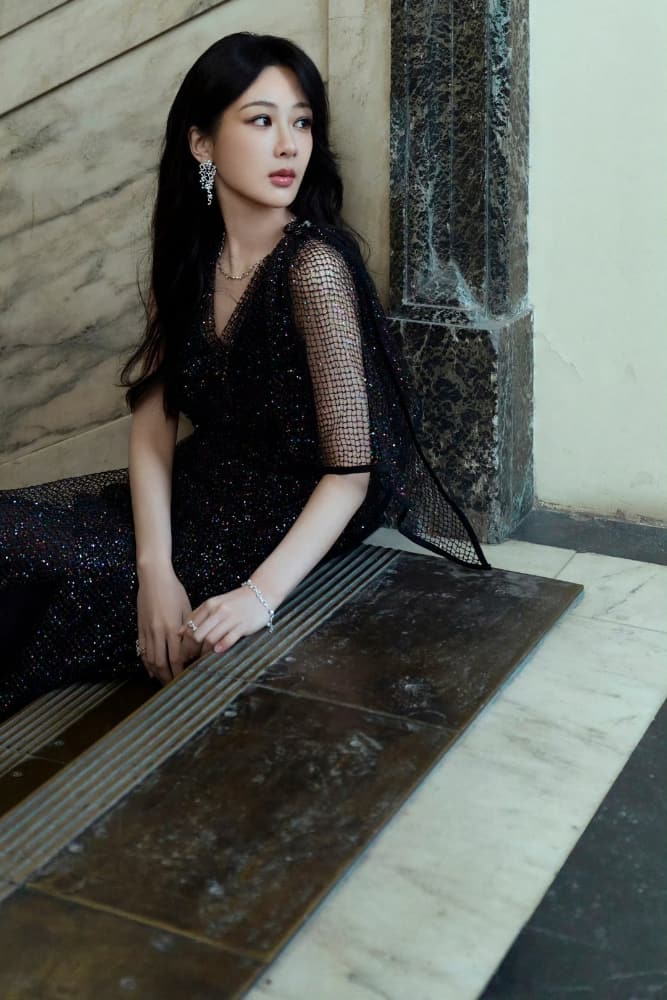 杨紫高定黑礼裙写真图片_2