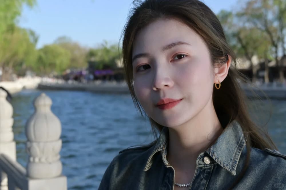 北京什刹海后海的美女自拍图片_4