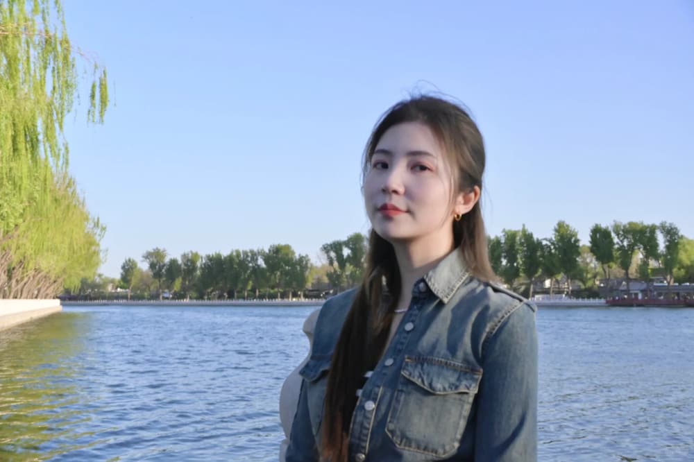 北京什刹海后海的美女自拍图片_5