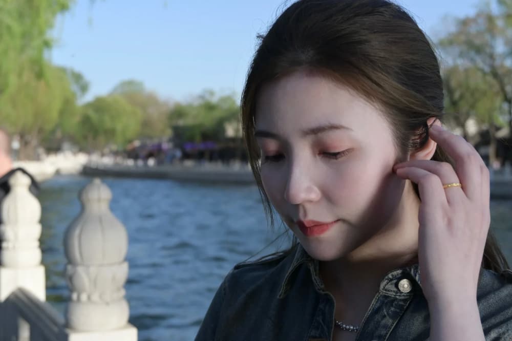 北京什刹海后海的美女自拍图片_7