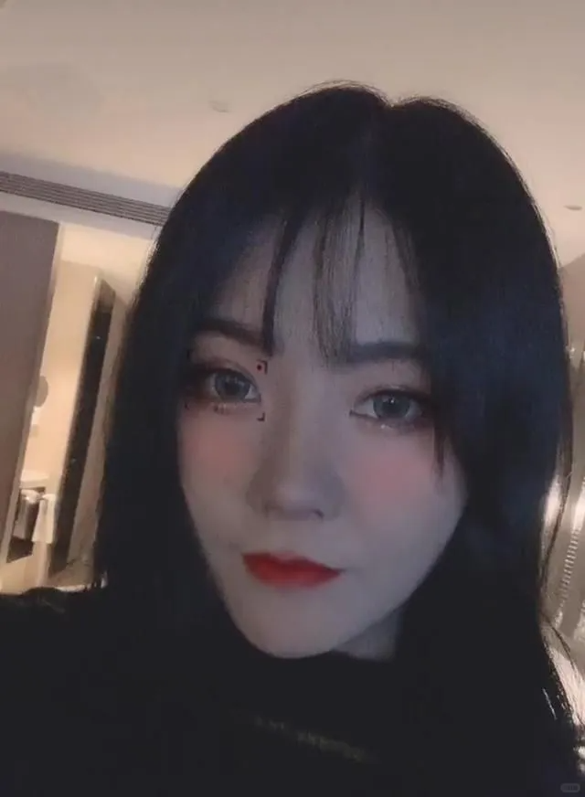 一条小团团露脸照片集合_1
