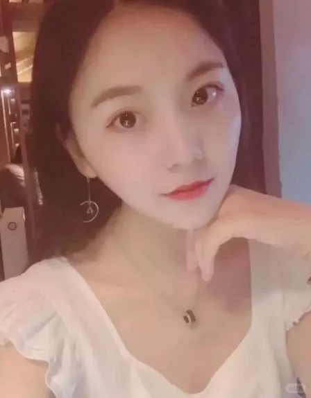 一条小团团露脸照片集合_3