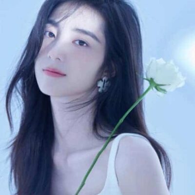 万鹏适合做头像的照片 白月光清冷气质长发女神头像
