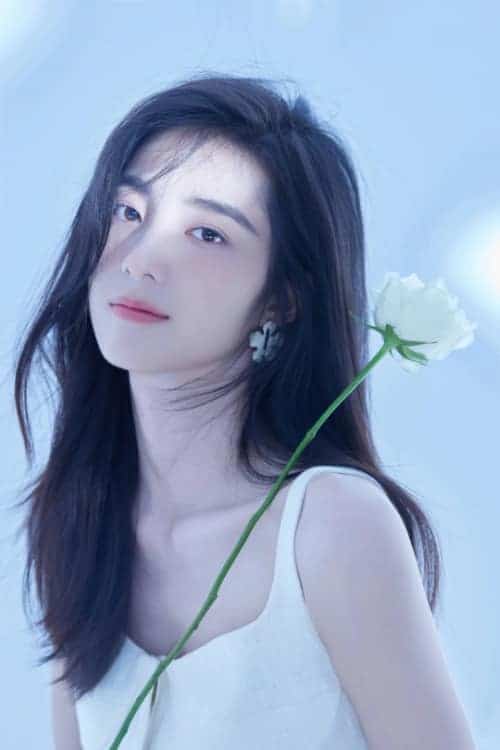 万鹏适合做头像的照片 白月光清冷气质长发女神头像_9