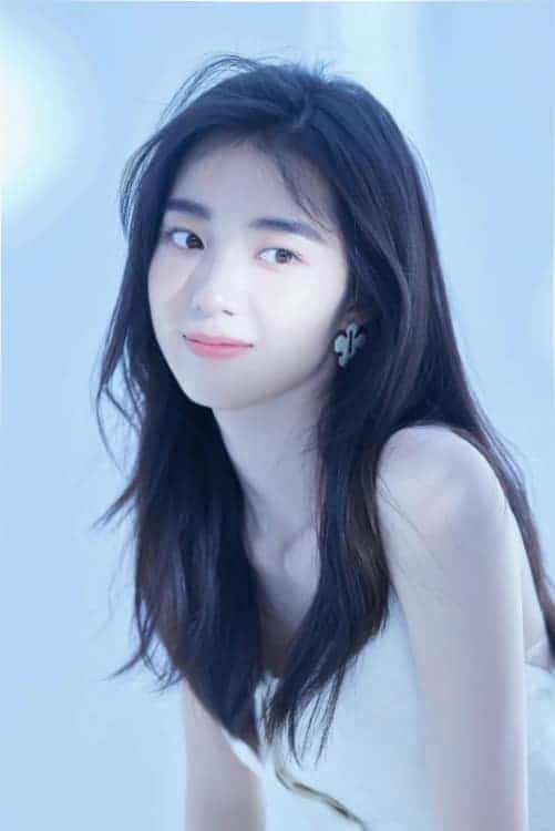 万鹏适合做头像的照片 白月光清冷气质长发女神头像_4