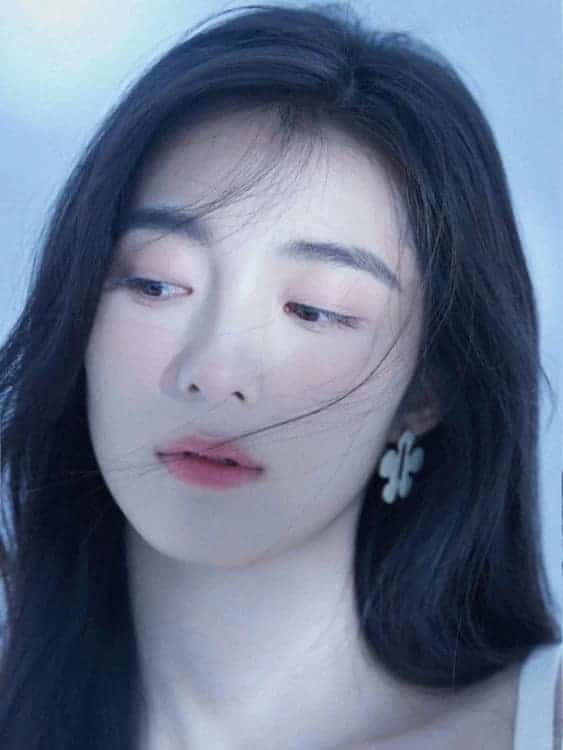 万鹏适合做头像的照片 白月光清冷气质长发女神头像_3