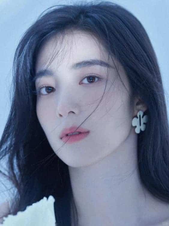 万鹏适合做头像的照片 白月光清冷气质长发女神头像_2