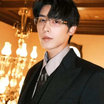 申浩男西装眼镜霸总头像 冷酷有男人味的帅气男头