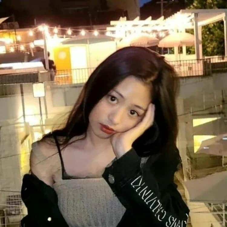 kpop圆脸女孩郑雅贤小众氛围感头像_4