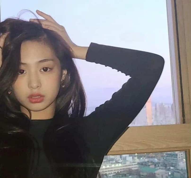 kpop圆脸女孩郑雅贤小众氛围感头像_5