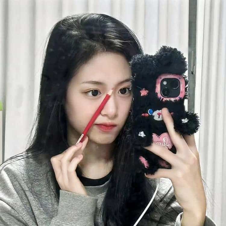 kpop圆脸女孩郑雅贤小众氛围感头像_27