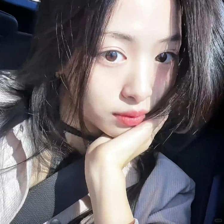 kpop圆脸女孩郑雅贤小众氛围感头像_32