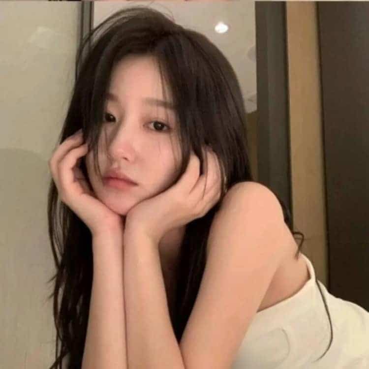 又甜又撩人的纯欲真人女生头像_4
