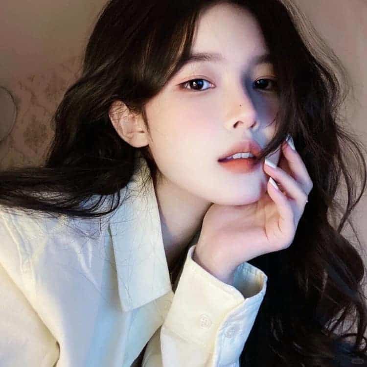 又甜又撩人的纯欲真人女生头像_5