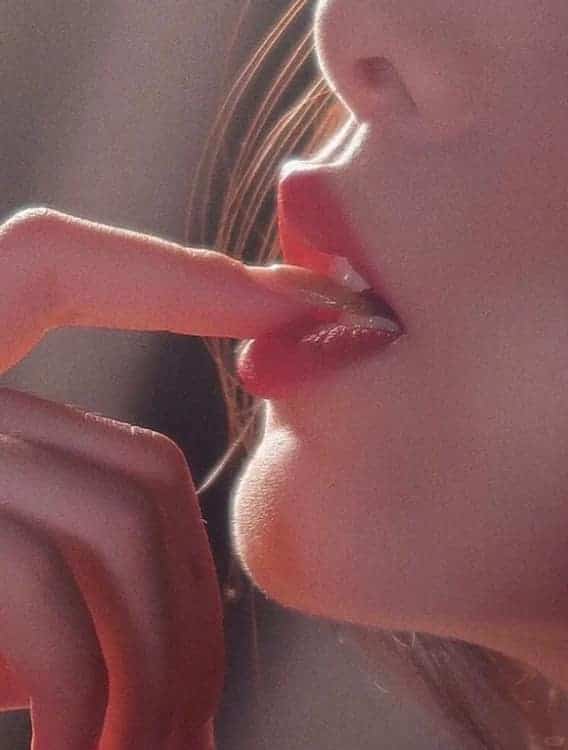 又甜又撩人的纯欲真人女生头像_8