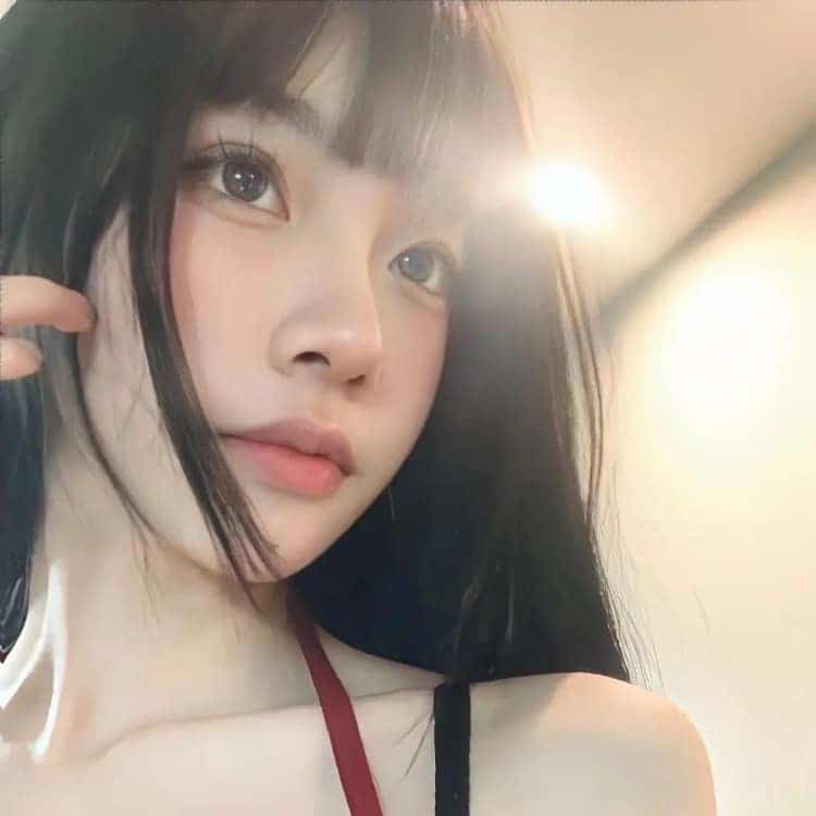又甜又撩人的纯欲真人女生头像_11