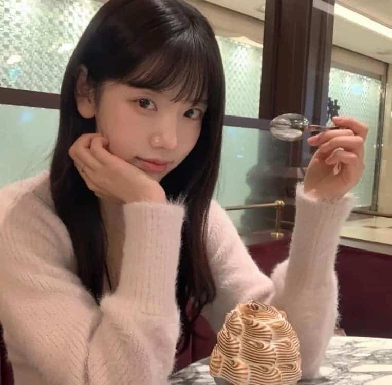 又甜又撩人的纯欲真人女生头像_15