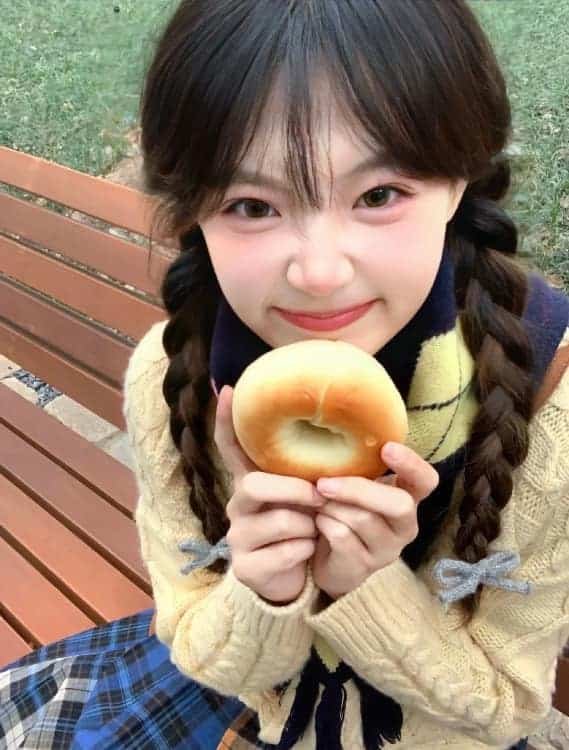 又甜又撩人的纯欲真人女生头像_23
