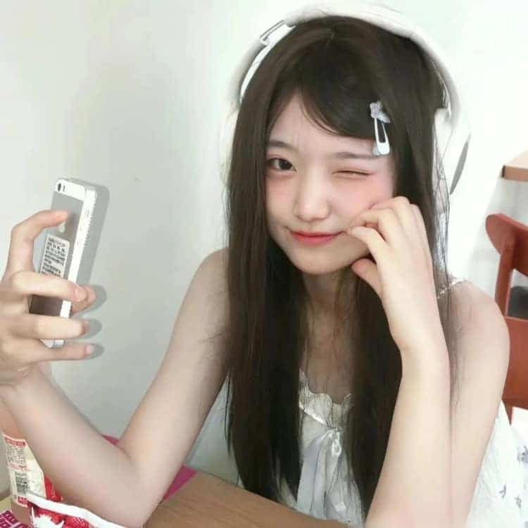 又甜又撩人的纯欲真人女生头像_24