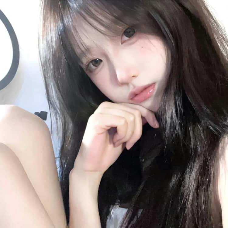 又甜又撩人的纯欲真人女生头像_27