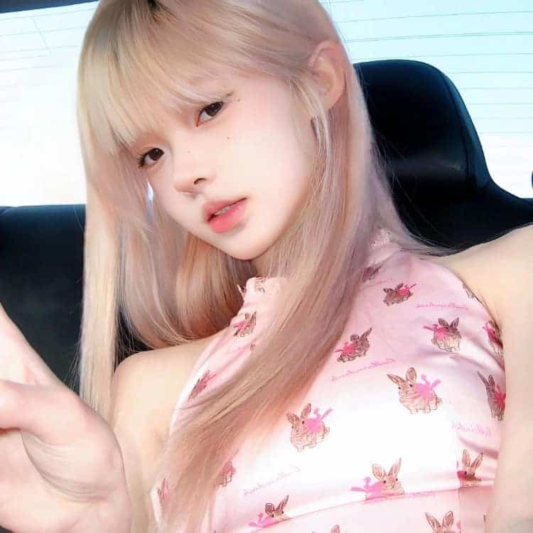 又甜又撩人的纯欲真人女生头像_30