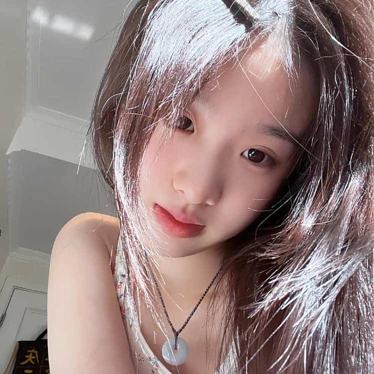 又甜又撩人的纯欲真人女生头像_31