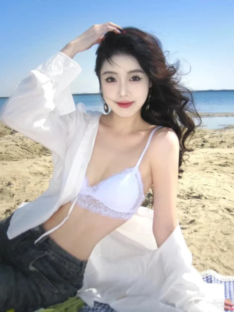 女士穿蕾丝内衣晒太阳图片_2