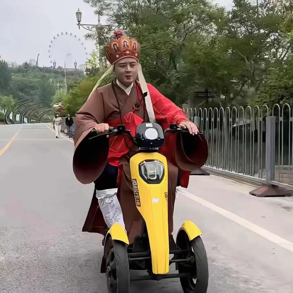 头像越怪长得越帅图片_3