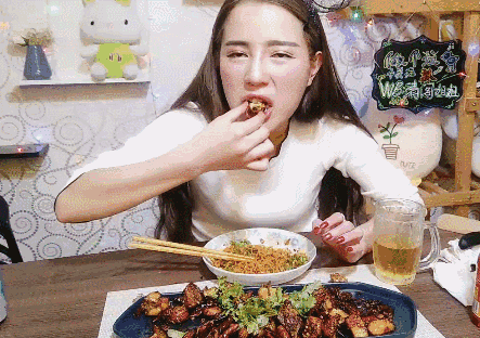 女方用嘴巴吃鸡后多久恢复,女方吃鸡gif动态图_1