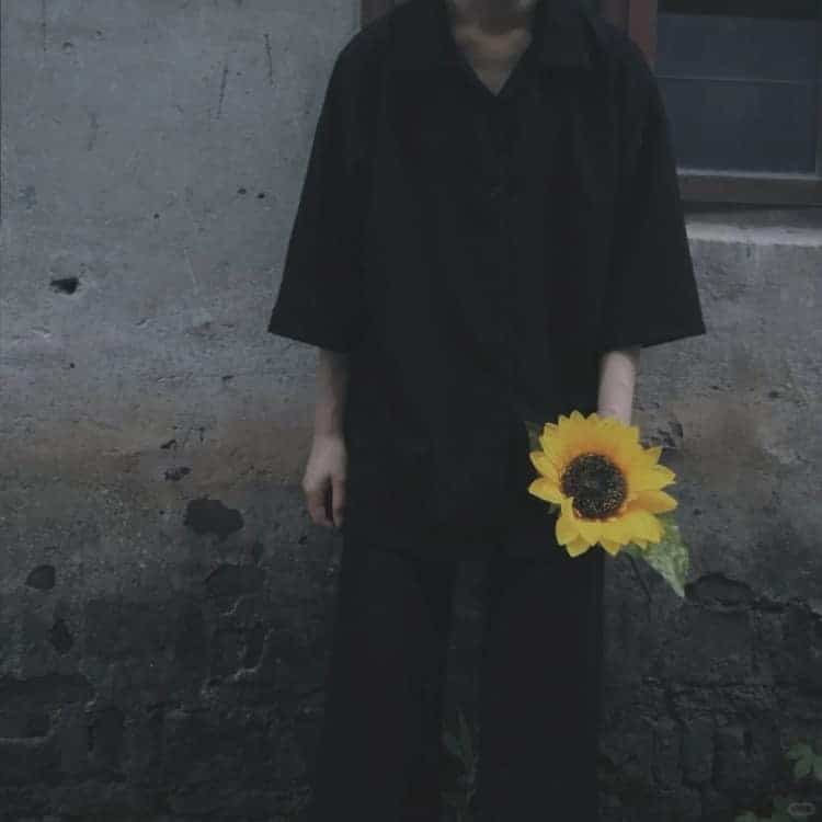 男生拿花真人部位头像 氛围感男头_9