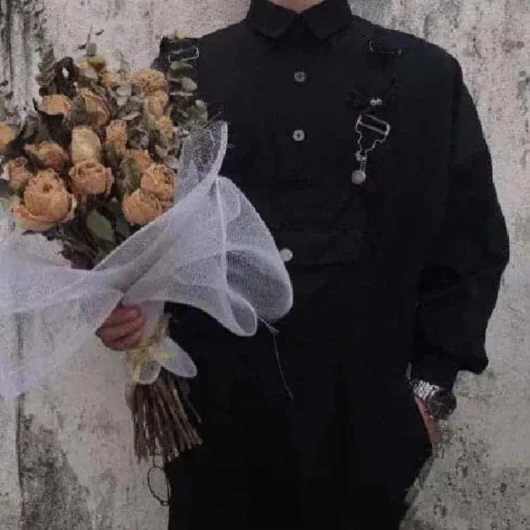 男生拿花真人部位头像 氛围感男头_16
