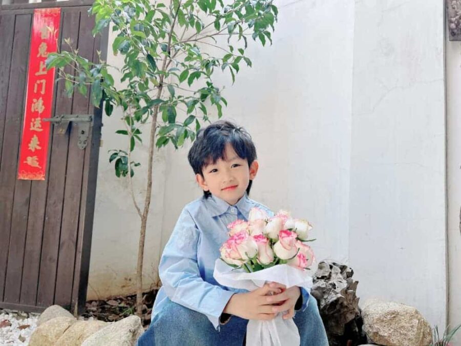 刘亦菲同款小男孩捧花微信头像_7