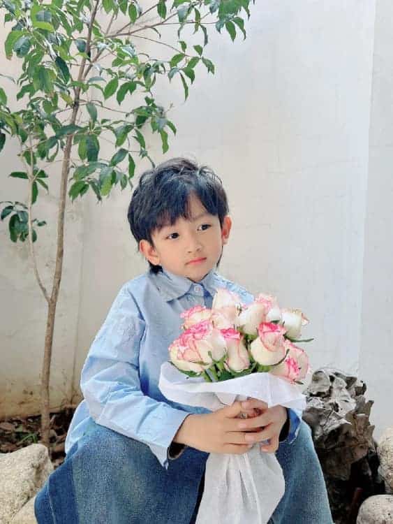 刘亦菲同款小男孩捧花微信头像_12
