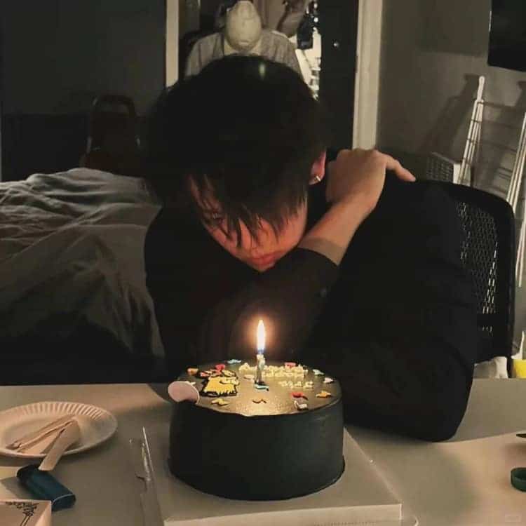 看淡一切释然的真人男生头像_4