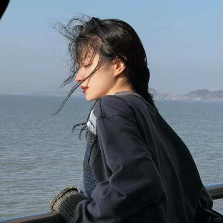 好看有气质感性成熟女生头像_3