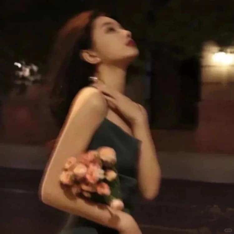 好看有气质感性成熟女生头像_4