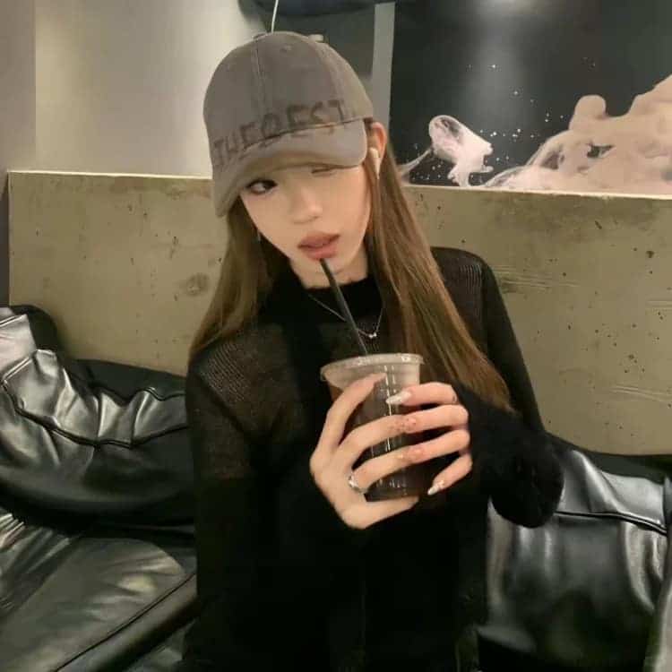 好看有气质感性成熟女生头像_33