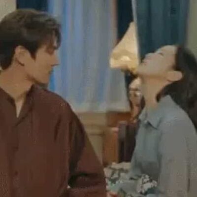 在火车和后妈妈谁在一起是什么书？