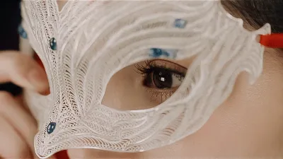 《狐妖小红娘月红篇》涂山红红杨幂摘眼罩动态图_1