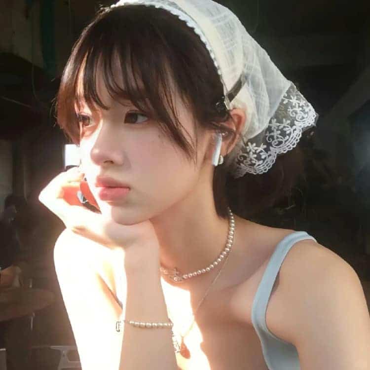 漂亮有气质感性成熟女生头像_6