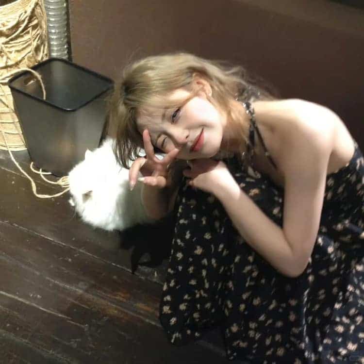 漂亮有气质感性成熟女生头像_7