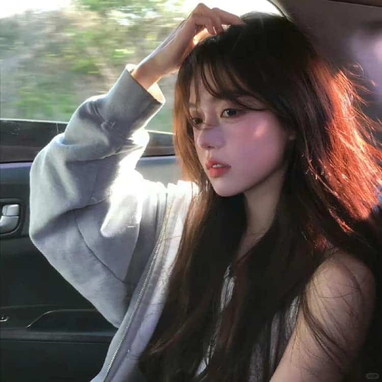漂亮有气质感性成熟女生头像_9